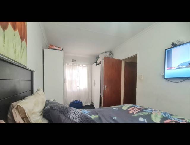 2 BEDROOM HOUSE FOR SALE IN HIGHBURY PARK